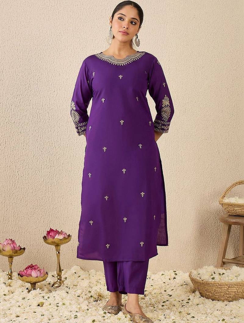 Women Ethnic Motifs Embroidered Regular Thread Work Kurta with Trousers & With Dupatta