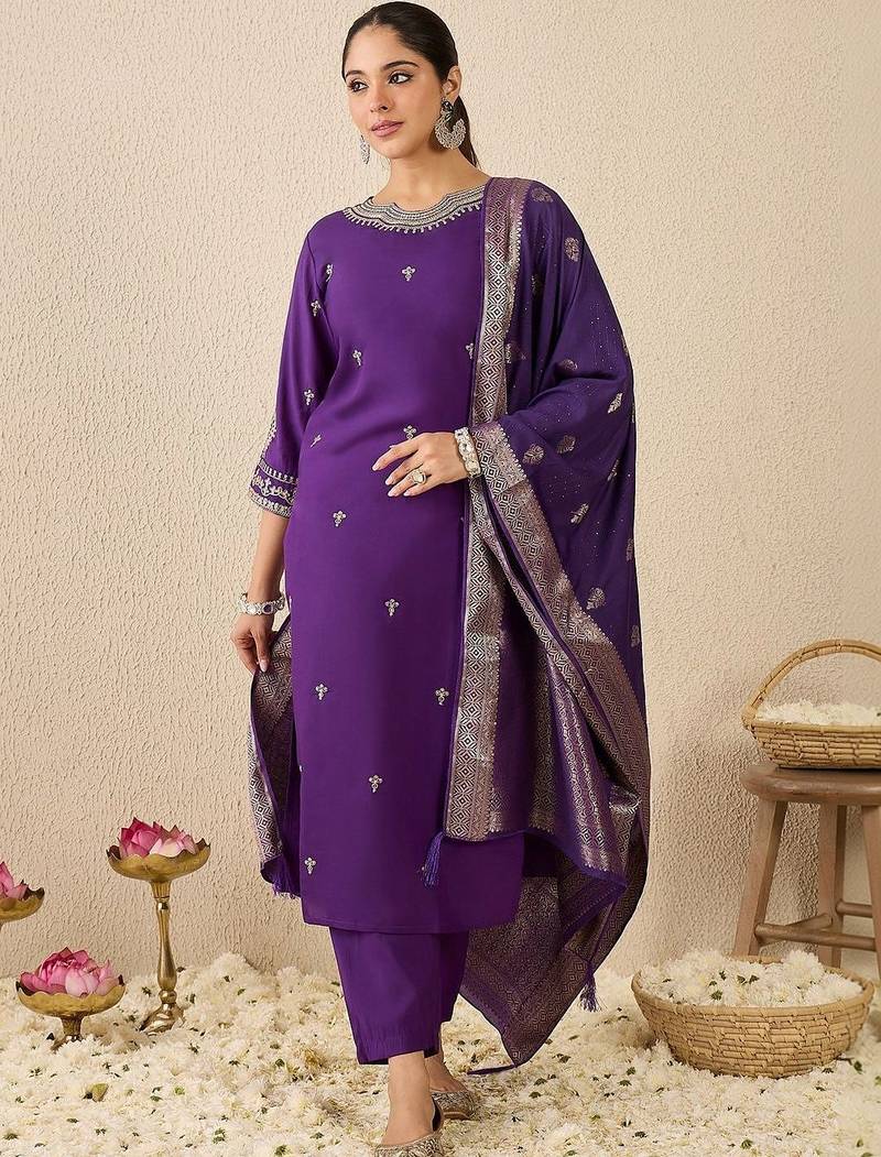 Women Ethnic Motifs Embroidered Regular Thread Work Kurta with Trousers & With Dupatta