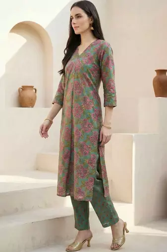 Women Floral Printed Regular Pure Cotton Kurta with Trousers