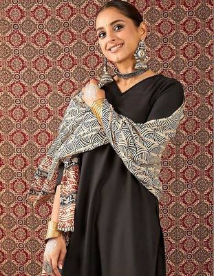 Women Ethnic Motifs Printed Kurta With Trousers & Dupatta 1