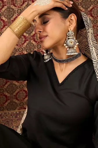 Women Ethnic Motifs Printed Kurta With Trousers & Dupatta