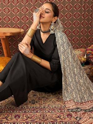 Women Ethnic Motifs Printed Kurta With Trousers & Dupatta 3