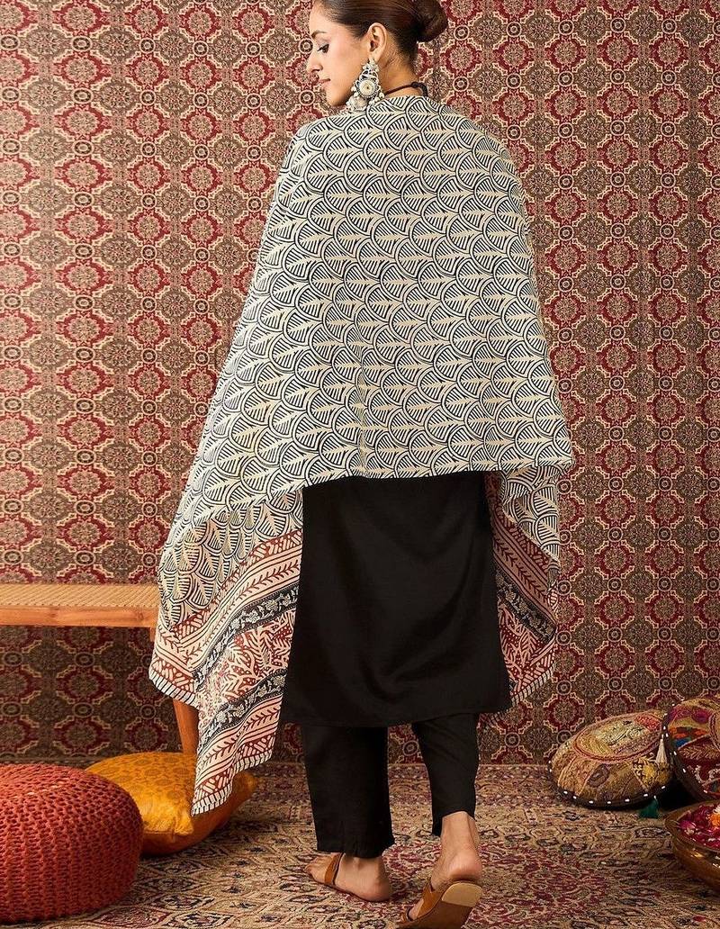 Women Ethnic Motifs Printed Kurta With Trousers & Dupatta