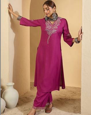 Women Ethnic Motifs Embroidered Regular Thread Work Kurta with Trousers 1