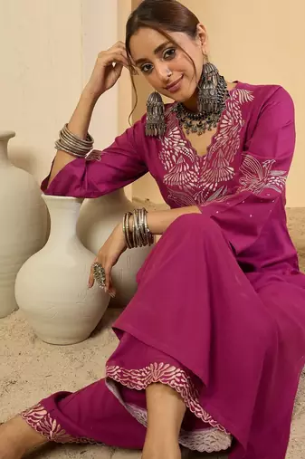 Women Ethnic Motifs Embroidered Regular Thread Work Kurta with Trousers
