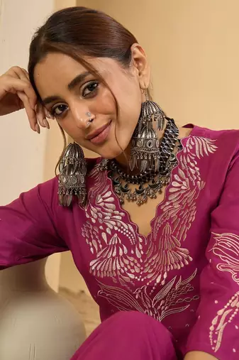 Women Ethnic Motifs Embroidered Regular Thread Work Kurta with Trousers