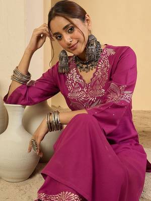 Women Ethnic Motifs Embroidered Regular Thread Work Kurta with Trousers 4