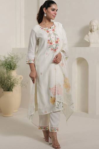 Women Floral Embroidered Regular Thread Work Kurta with Trousers & With Dupatta