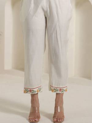 Women Floral Embroidered Regular Thread Work Kurta with Trousers & With Dupatta 2