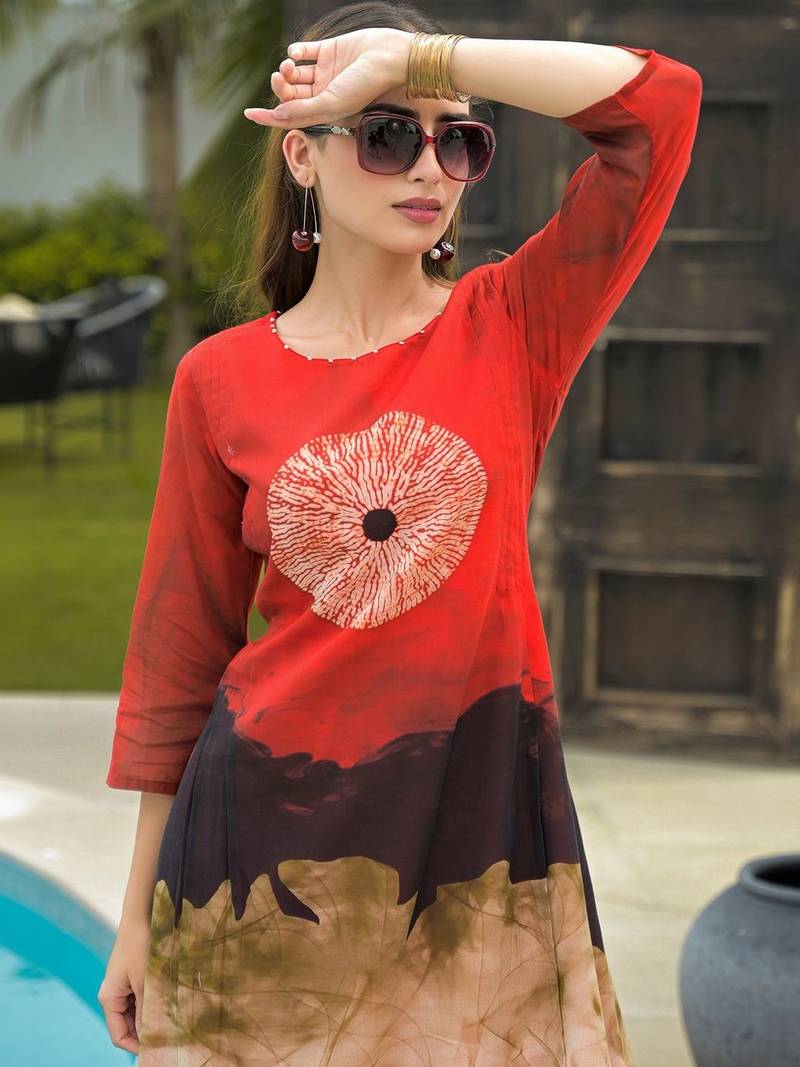 Women Dyed Pure Cotton Kurta With Trousers