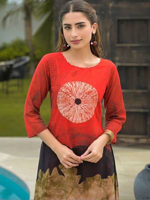 Women Dyed Pure Cotton Kurta With Trousers 4