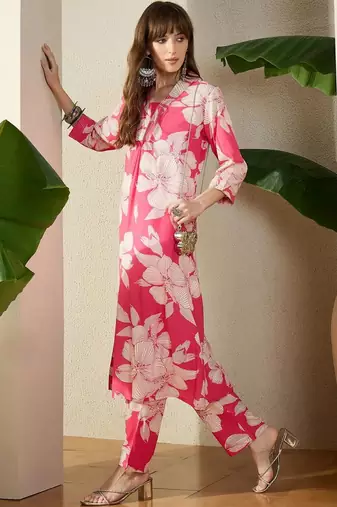 Women Floral Printed Regular Kurta with Trousers