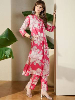 Women Floral Printed Regular Kurta with Trousers 3