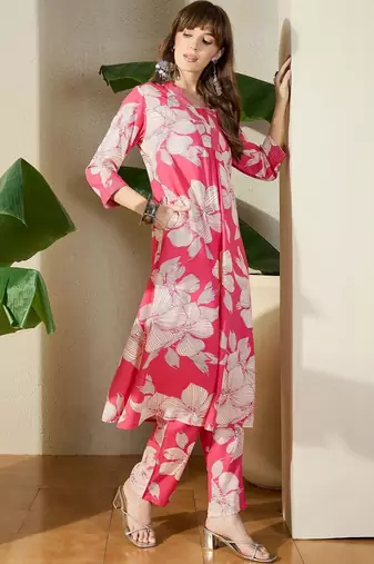 Women Floral Printed Regular Kurta with Trousers