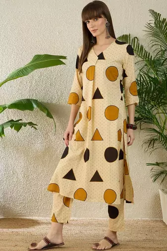 Women Printed Regular Pure Cotton Kurta with Trousers