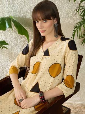 Women Printed Regular Pure Cotton Kurta with Trousers 4