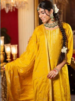 Women Ethnic Motifs Regular Kurta with Trousers & With Dupatta 4
