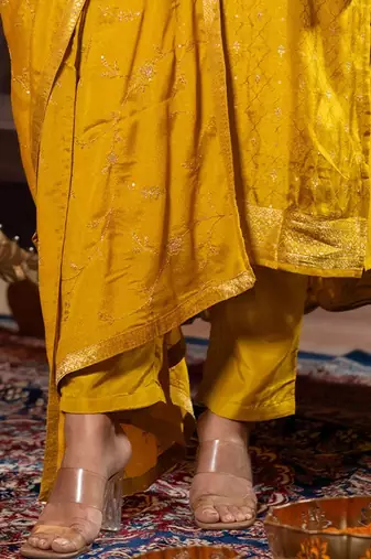 Women Ethnic Motifs Regular Kurta with Trousers & With Dupatta