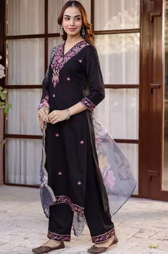 Women Floral Embroidered Regular Thread Work Kurta with Palazzos & With Dupatta
