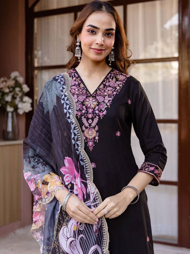 Women Floral Embroidered Regular Thread Work Kurta with Palazzos & With Dupatta
