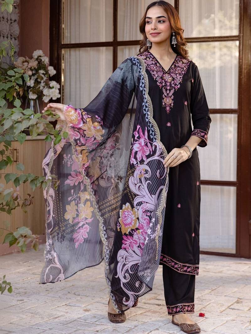 Women Floral Embroidered Regular Thread Work Kurta with Palazzos & With Dupatta