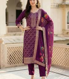 Women Regular Kurta with Trousers & With Dupatta