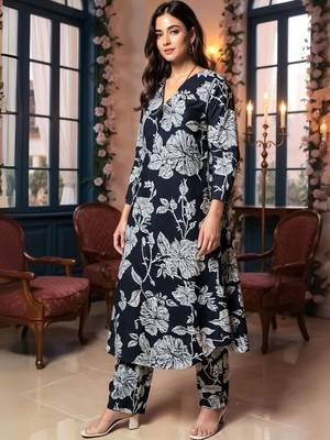 Women Floral Printed Regular Pure Cotton Kurta with Trousers 1