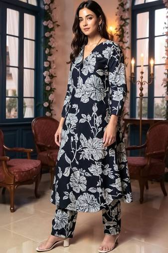 Women Floral Printed Regular Pure Cotton Kurta with Trousers