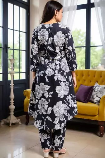 Women Floral Printed Regular Pure Cotton Kurta with Trousers