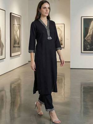 Women Striped Regular Thread Work Kurta with Trousers 2