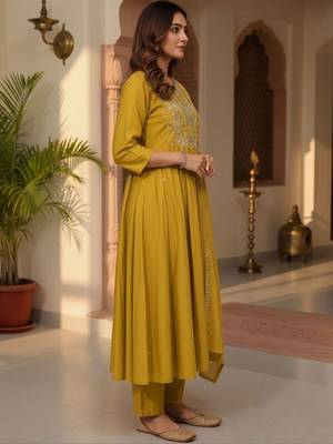 Women Ethnic Motifs Embroidered Regular Thread Work Kurta with Trousers & With Dupatta 5