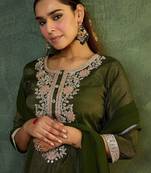 Women Ethnic Motifs Embroidered Regular Thread Work Kurta with Trousers & With Dupatta