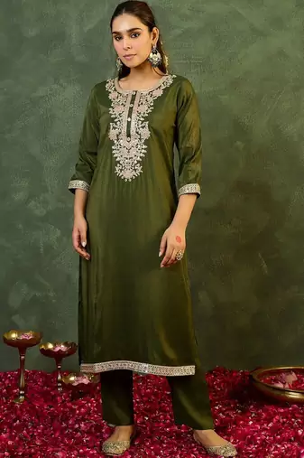 Women Ethnic Motifs Embroidered Regular Thread Work Kurta with Trousers & With Dupatta