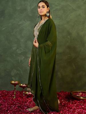 Women Ethnic Motifs Embroidered Regular Thread Work Kurta with Trousers & With Dupatta 3