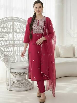 Ethnic Motifs Embroidered Regular Thread Work Kurta with Trousers & With Dupatta 1