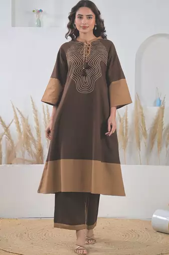 Women Embroidered Regular Thread Work Pure Cotton Kurta with Palazzos