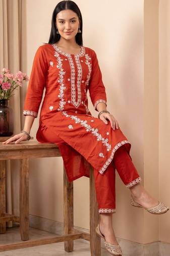 Women Ethnic Motifs Embroidered Regular Thread Work Kurta with Trousers