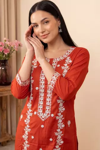 Women Ethnic Motifs Embroidered Regular Thread Work Kurta with Trousers