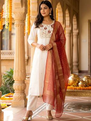 Women Floral Embroidered Regular Thread Work Kurta with Trousers & With Dupatta 3
