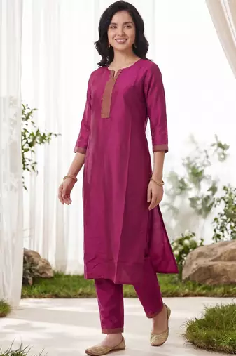 Women Ethnic Motifs Regular Beads and Stones Kurta with Trousers