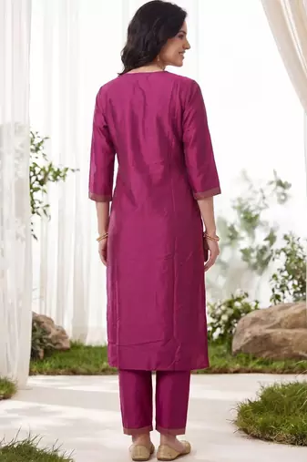 Women Ethnic Motifs Regular Beads and Stones Kurta with Trousers