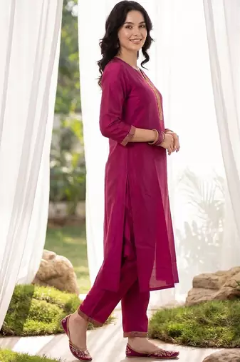 Women Ethnic Motifs Regular Beads and Stones Kurta with Trousers