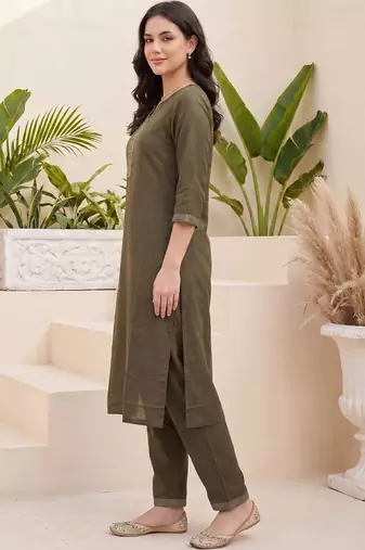 Women Ethnic Motifs Embroidered Regular Thread Work Kurta with Trousers