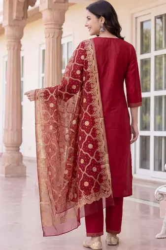 Women Ethnic Motifs Regular Thread Work Kurta with Trousers & With Dupatta