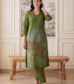 Women Ethnic Motifs Embroidered Regular Thread Work Kurta with Trousers