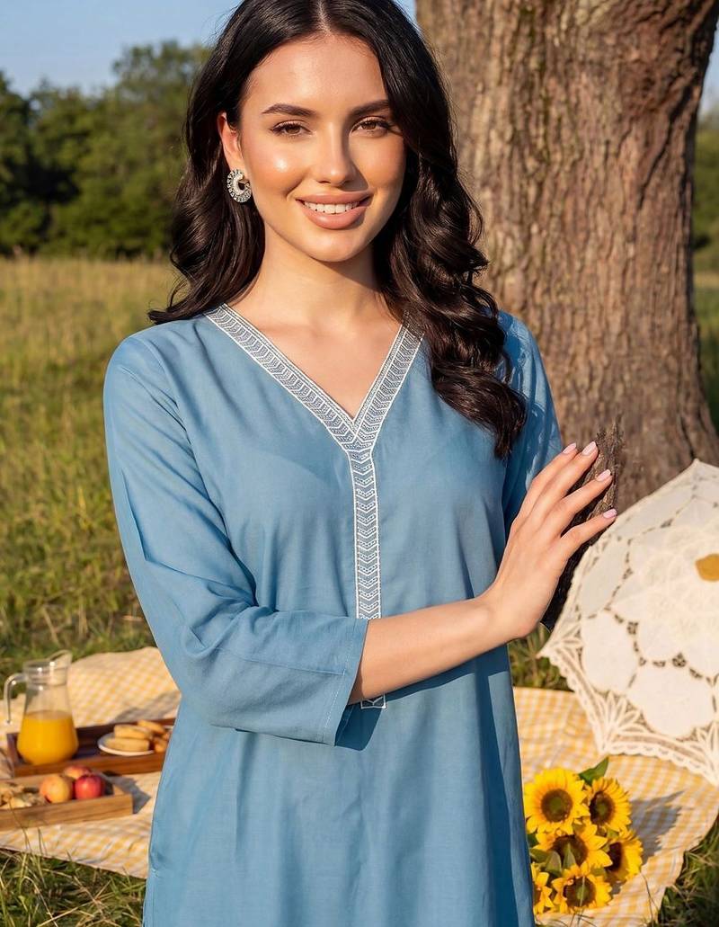 Women Floral Embroidered Regular Thread Work Kurta with Trousers & With Dupatta