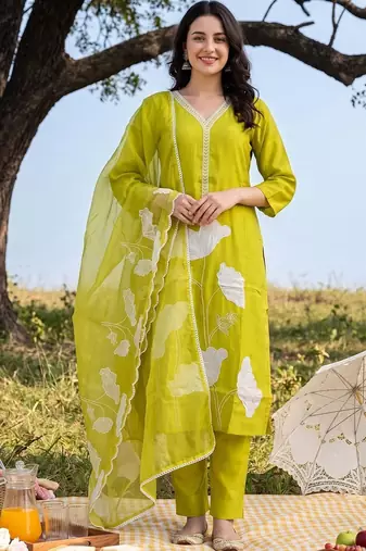 Women Floral Embroidered Regular Chikankari Kurta with Trousers & With Dupatta