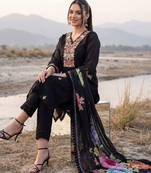 Women Floral Embroidered Regular Thread Work Kurta with Trousers & With Dupatta