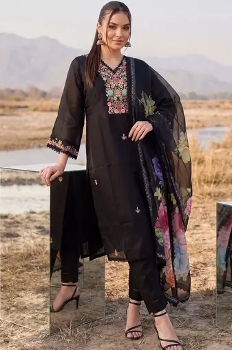 Women Floral Embroidered Regular Thread Work Kurta with Trousers & With Dupatta