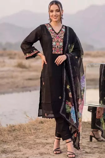 Women Floral Embroidered Regular Thread Work Kurta with Trousers & With Dupatta
